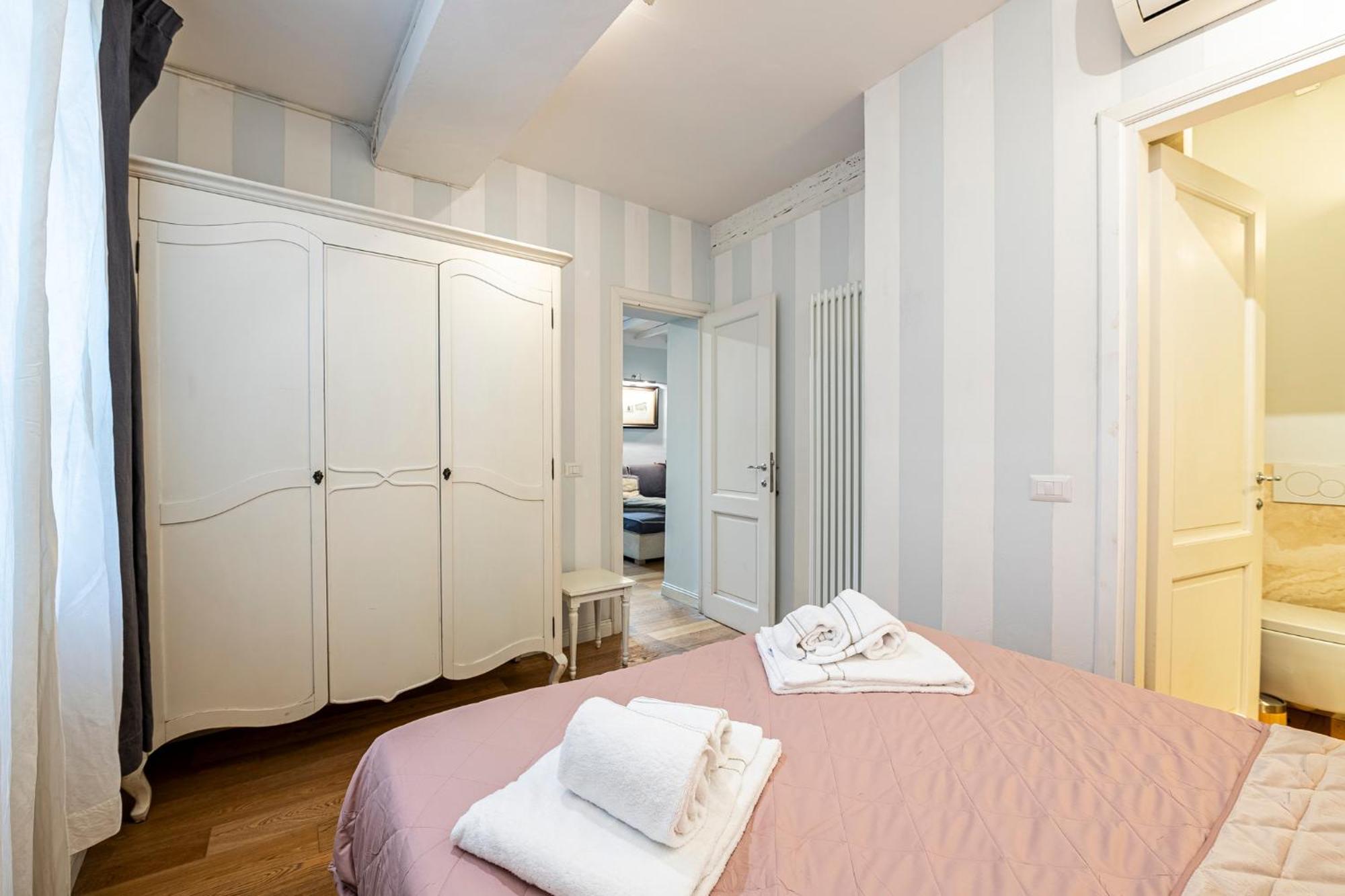 Suite In Pz. Michelangelo: Due Camere Con Due Bagni Florence Luaran gambar